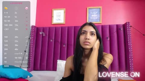 Snapshot of littlee_emilyy_ chatting on 12/27/24, 12:56 Emily  online show from 12/27/24, 12:56