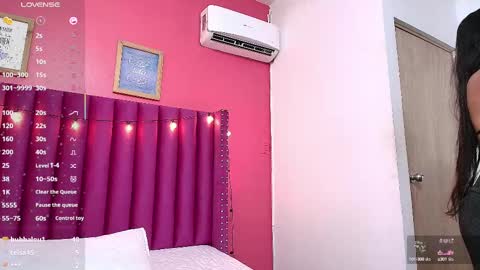 Snapshot of littlee_emilyy_ chatting on 02/12/25, 03:07 Emily  online show from 02/12/25, 03:07