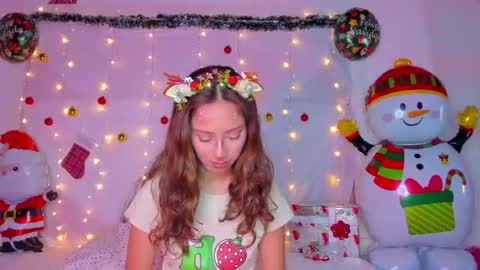 littlee_emma_ online show from 12/23/24, 03:07