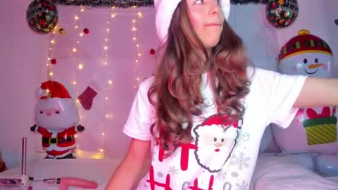 littlee_emma_ online show from 12/28/24, 06:39