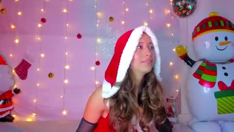 littlee_emma_ online show from 12/31/24, 09:31