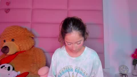 littlee_emma_ online show from 02/08/25, 06:33
