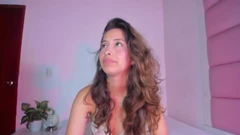 littlee_emma_ online show from 09/18/25, 06:48