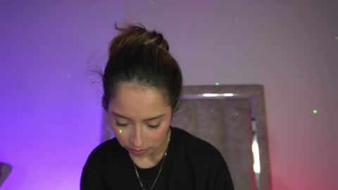 littlee_emma_ online show from 06/16/26, 01:41