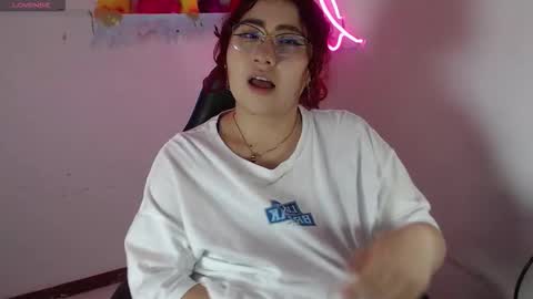Snapshot of littlee_red chatting on 12/15/25, 08:57 Angel online show from 12/15/25, 08:57