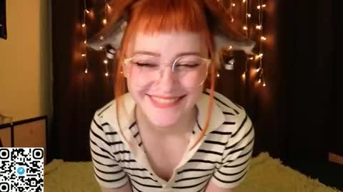 Snapshot of littlefoxyhole chatting on 02/01/26, 02:21 Molly online show from 02/01/26, 02:21