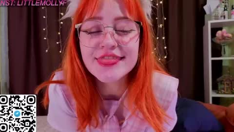 Snapshot of littlefoxyhole chatting on 05/29/26, 02:20 Molly online show from 05/29/26, 02:20
