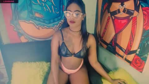 Snapshot of littleindianmilf chatting on 11/17/25, 10:54 littleindianmilf online show from 11/17/25, 10:54