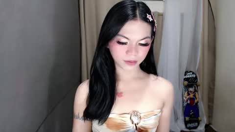 Snapshot of littlelace_ chatting on 04/22/26, 10:44 littlelace_ online show from 04/22/26, 10:44