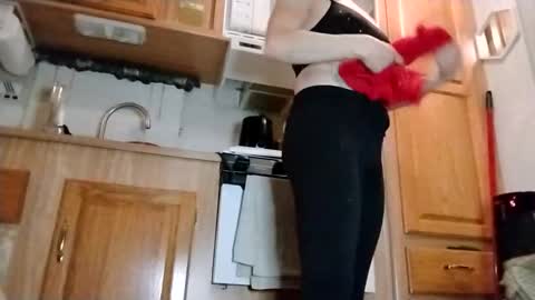 littleleo96 online show from 10/12/25, 05:06