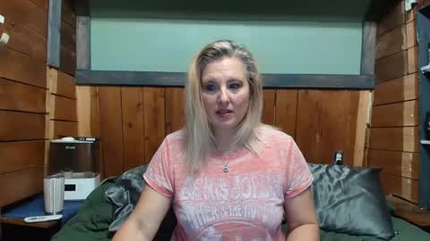 lisanixs online show from 04/25/26, 04:15