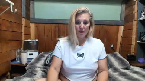 lisanixs online show from 05/19/26, 02:07