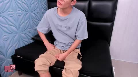 MAX online show from 09/21/25, 11:23