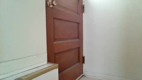 Snapshot of littlemember2 chatting on 02/02/25, 08:41 Littlemember2 online show from 02/02/25, 08:41