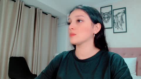 Sarahs Room online show from 12/22/24, 02:17