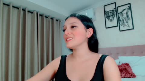Sarahs Room online show from 12/31/24, 04:35