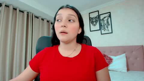 Snapshot of littlemolly_pregnant chatting on 01/05/26, 10:13 Sarahs Room online show from 01/05/26, 10:13