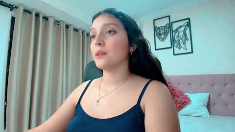 Snapshot of littlemolly_pregnant chatting on 02/23/26, 11:24 Sarahs Room online show from 02/23/26, 11:24