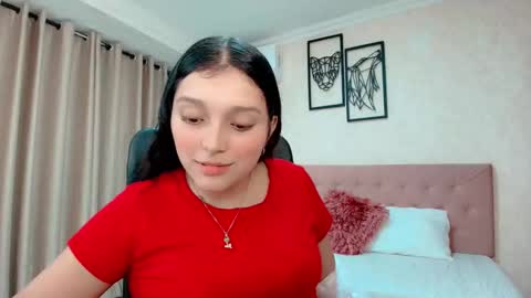 Snapshot of littlemolly_pregnant chatting on 02/25/26, 11:58 Sarahs Room online show from 02/25/26, 11:58