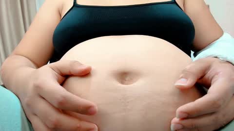 Snapshot of littlemolly_pregnant chatting on 02/27/26, 12:10 Sarahs Room online show from 02/27/26, 12:10