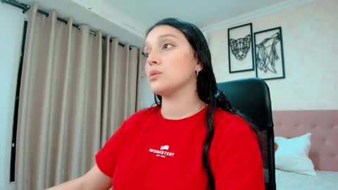 Snapshot of littlemolly_pregnant chatting on 03/21/26, 10:57 Sarahs Room online show from 03/21/26, 10:57
