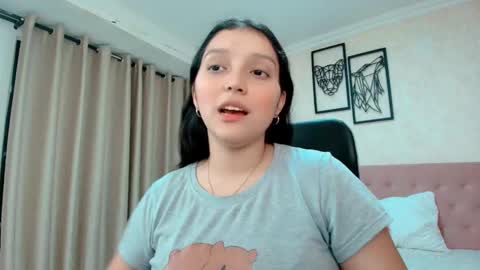 Snapshot of littlemolly_pregnant chatting on 03/25/26, 12:16 Sarahs Room online show from 03/25/26, 12:16