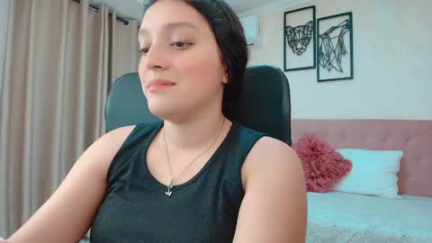 Snapshot of littlemolly_pregnant chatting on 05/30/26, 12:41 Sarahs Room online show from 05/30/26, 12:41