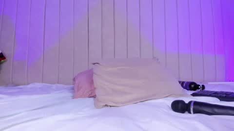 im olivia IG littleolivia01 online show from 12/28/24, 05:57