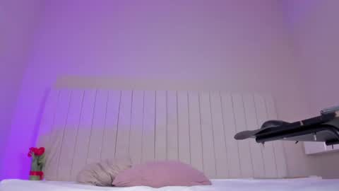 im olivia IG littleolivia01 online show from 01/11/25, 04:03