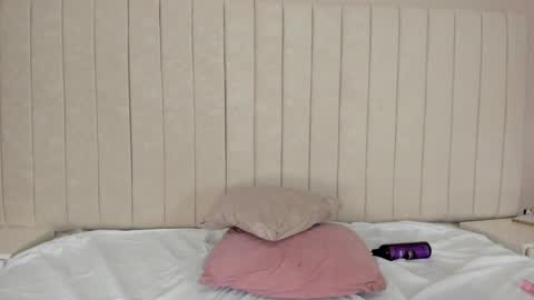 im olivia IG littleolivia01 online show from 01/13/25, 04:30