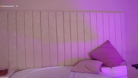 im olivia IG littleolivia01 online show from 10/10/25, 02:38