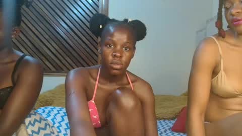 Snapshot of littlepretty_barbie chatting on 03/09/25, 04:22 Barbie online show from 03/09/25, 04:22
