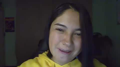 Snapshot of littleprety6969 chatting on 10/06/25, 02:20 Mia Wednesday to Sunday 730 am to 1030 am Colombian Hour D online show from 10/06/25, 02:20