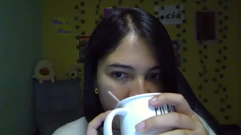 Snapshot of littleprety6969 chatting on 11/02/25, 02:58 Mia Wednesday to Sunday 730 am to 1030 am Colombian Hour D online show from 11/02/25, 02:58