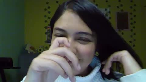 Snapshot of littleprety6969 chatting on 11/09/25, 05:17 Mia Wednesday to Sunday 730 am to 1030 am Colombian Hour D online show from 11/09/25, 05:17