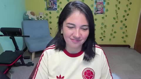 Snapshot of littleprety6969 chatting on 11/16/25, 04:18 Mia Wednesday to Sunday 730 am to 1030 am Colombian Hour D online show from 11/16/25, 04:18