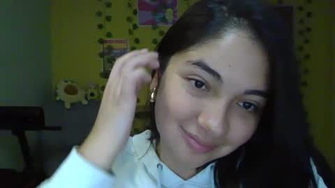 Snapshot of littleprety6969 chatting on 12/01/25, 12:26 Mia Wednesday to Sunday 730 am to 1030 am Colombian Hour D online show from 12/01/25, 12:26