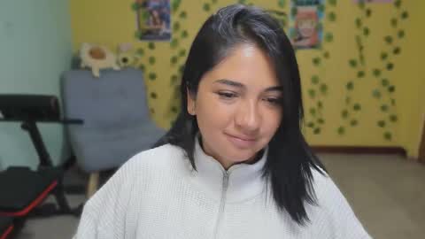 Snapshot of littleprety6969 chatting on 12/15/25, 03:33 Mia Wednesday to Sunday 730 am to 1030 am Colombian Hour D online show from 12/15/25, 03:33