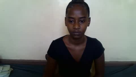 littlesandie online show from 11/18/25, 04:50