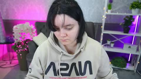 Snapshot of littleshyy chatting on 02/08/26, 01:47 Masha online show from 02/08/26, 01:47