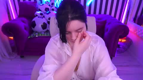 Snapshot of littleshyy chatting on 07/07/26, 12:31 Masha online show from 07/07/26, 12:31