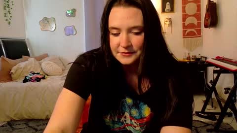 Eliza online show from 11/05/25, 01:44