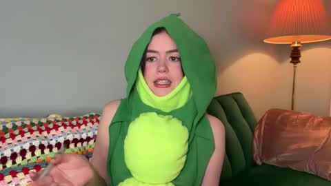 Snapshot of littlesugarpea chatting on 01/04/25, 03:50 Little Sugar Pea online show from 01/04/25, 03:50