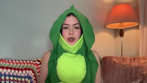 Snapshot of littlesugarpea chatting on 01/08/25, 12:17 Little Sugar Pea online show from 01/08/25, 12:17