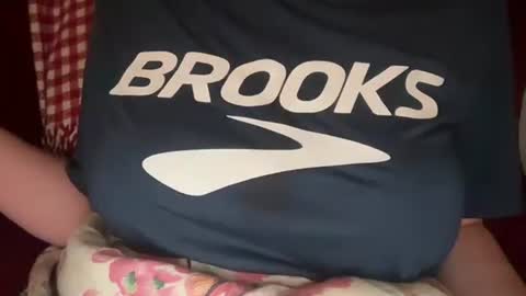 Snapshot of littlesugarpea chatting on 09/24/25, 12:14 Little Sugar Pea online show from 09/24/25, 12:14