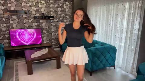 Snapshot of littlesweetyy chatting on 10/10/25, 03:00 little sweety online show from 10/10/25, 03:00