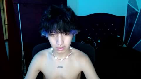 Snapshot of littlextrem chatting on 12/04/25, 08:01 Eros online show from 12/04/25, 08:01