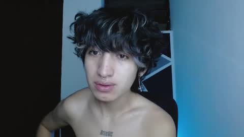 Snapshot of littlextrem chatting on 01/17/26, 05:23 Eros online show from 01/17/26, 05:23