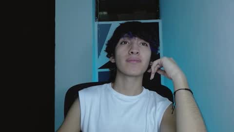 Snapshot of littlextrem chatting on 02/08/26, 01:09 Eros online show from 02/08/26, 01:09
