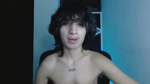 Snapshot of littlextrem chatting on 06/17/26, 01:52 Eros online show from 06/17/26, 01:52
